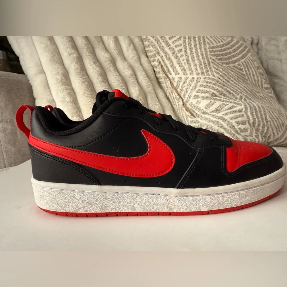Nike court‎ borough low 2 Red and Black Sports Sneakers Kids Size 7Y